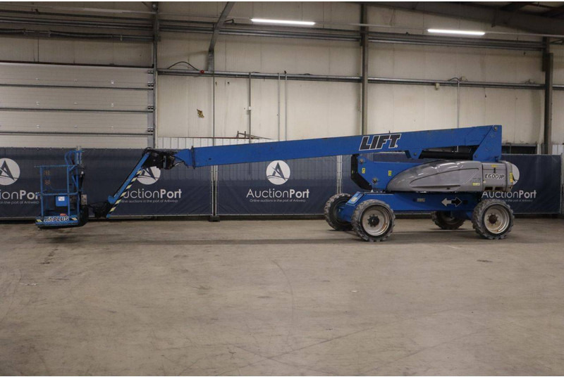 JLG E600JP - Nacelle télescopique: photos 1 JLG E600JP - Nacelle télescopique: photos 1