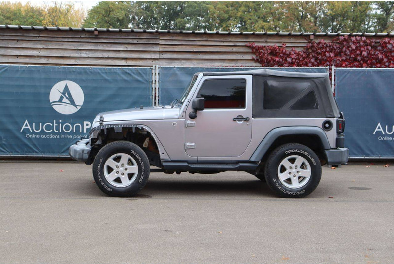 Jeep Wrangler Sport - SUV: photos 2 Jeep Wrangler Sport - SUV: photos 2