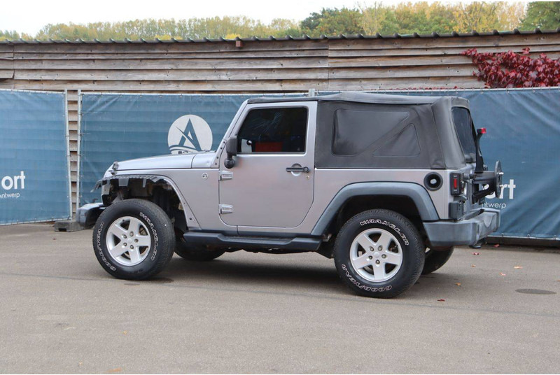 Jeep Wrangler Sport - SUV: photos 3 Jeep Wrangler Sport - SUV: photos 3