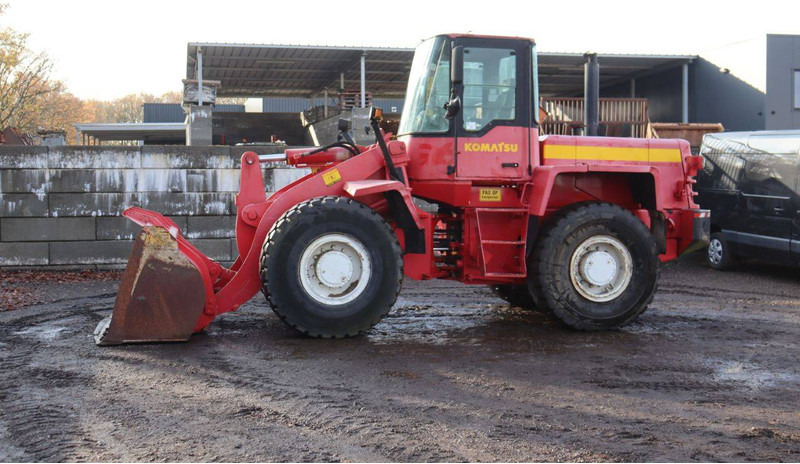 Komatsu WA 270-3 - Chargeuse sur pneus: photos 1 Komatsu WA 270-3 - Chargeuse sur pneus: photos 1