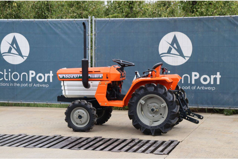 Kubota B1502DT - Tracteur agricole: photos 3 Kubota B1502DT - Tracteur agricole: photos 3