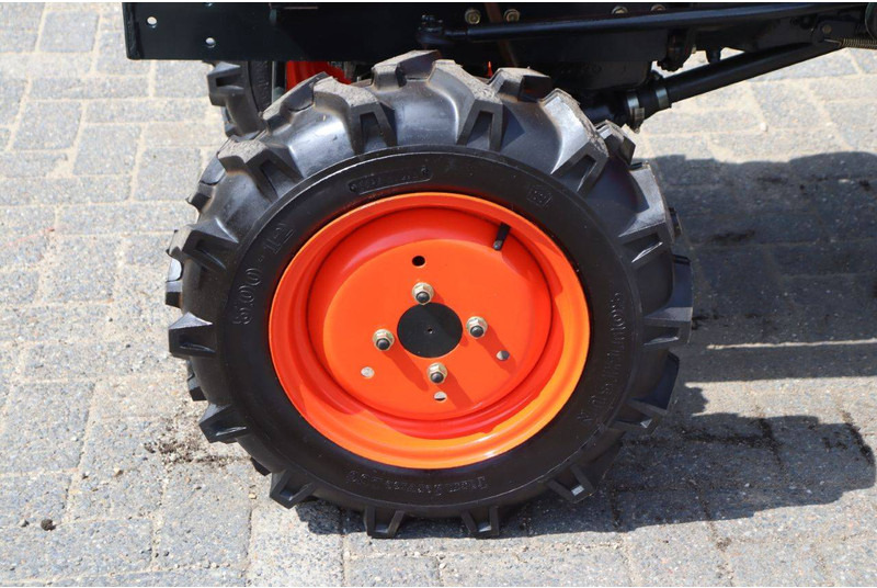 Tracteur agricole Kubota B7001: photos 15