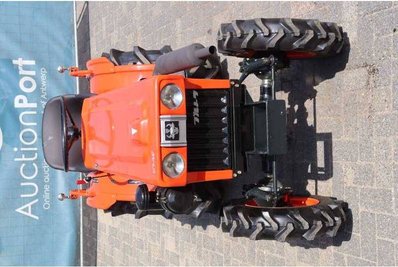 Tracteur agricole Kubota B7001: photos 8