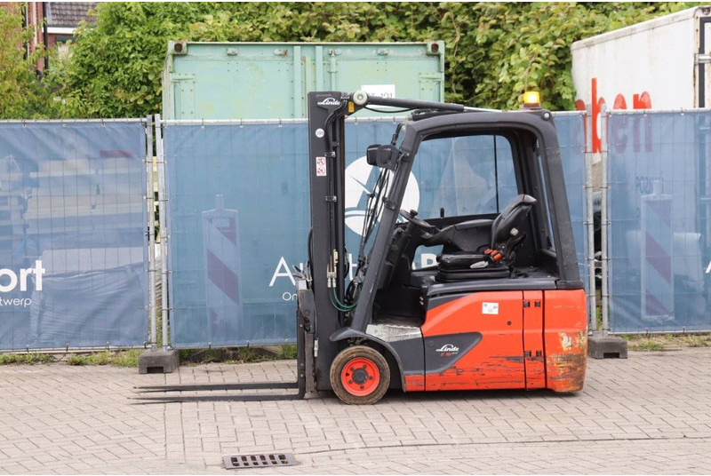 Linde E16-02 - Chariot élévateur électrique: photos 1 Linde E16-02 - Chariot élévateur électrique: photos 1