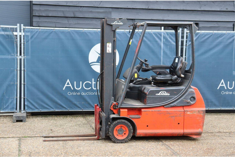 Linde E16-02 - Chariot élévateur électrique: photos 1 Linde E16-02 - Chariot élévateur électrique: photos 1