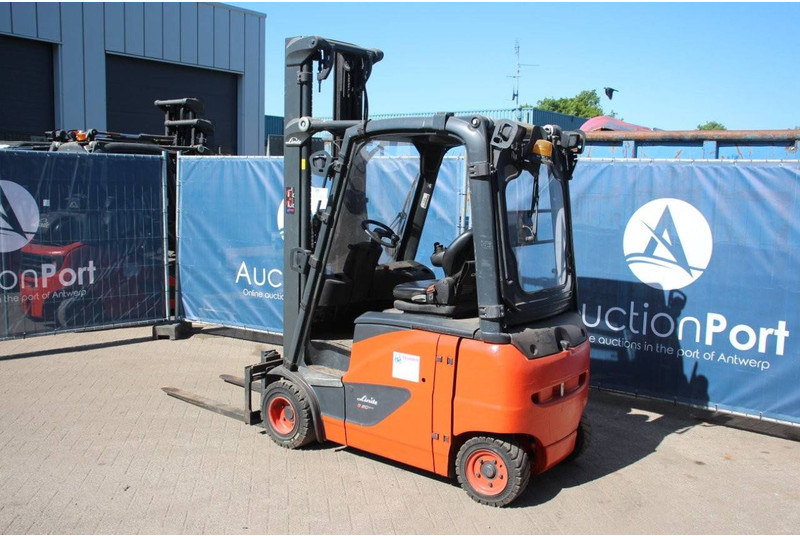 Linde E20PH-02 - Chariot élévateur électrique: photos 3 Linde E20PH-02 - Chariot élévateur électrique: photos 3