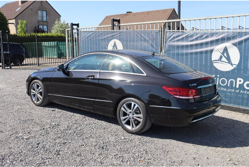 Mercedes-Benz E-Klasse 200 - Voiture: photos 3 Mercedes-Benz E-Klasse 200 - Voiture: photos 3
