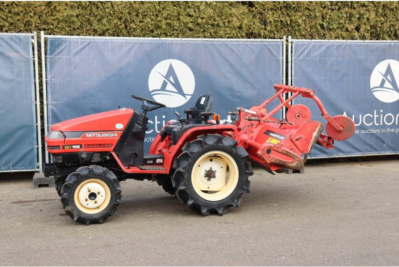 Mitsubishi MT155 - Tracteur agricole: photos 1 Mitsubishi MT155 - Tracteur agricole: photos 1