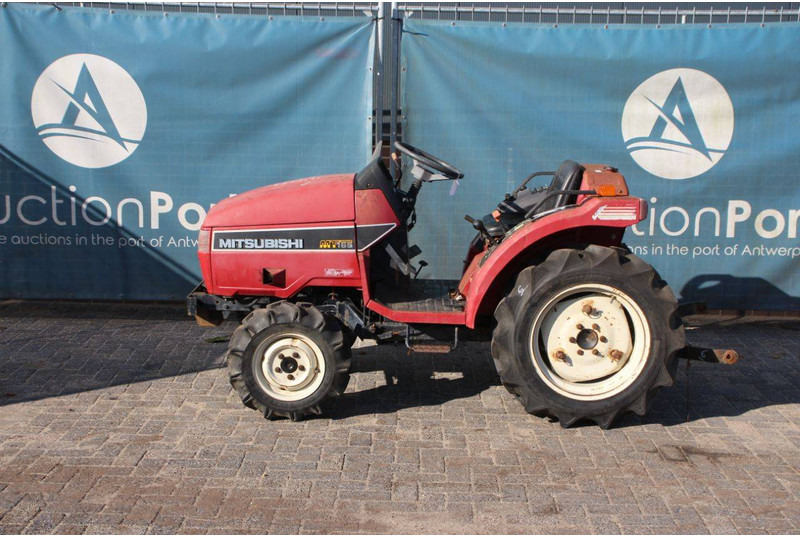 Mitsubishi MT165 - Tracteur agricole: photos 2 Mitsubishi MT165 - Tracteur agricole: photos 2