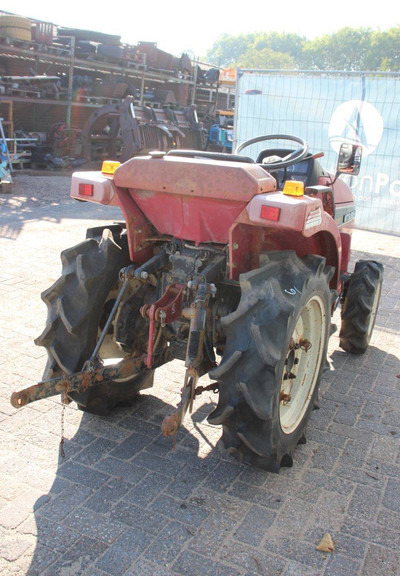 Mitsubishi MT165 - Tracteur agricole: photos 5 Mitsubishi MT165 - Tracteur agricole: photos 5