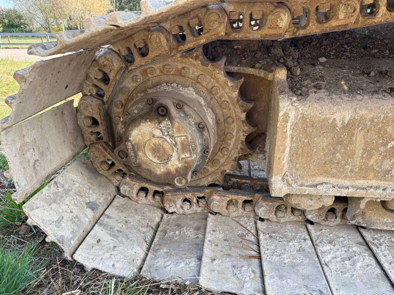 New Holland E215 - Pelle sur chenille: photos 5 New Holland E215 - Pelle sur chenille: photos 5