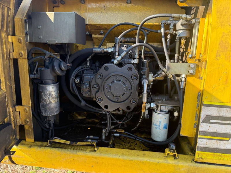 New Holland E215 - Pelle sur chenille: photos 4 New Holland E215 - Pelle sur chenille: photos 4