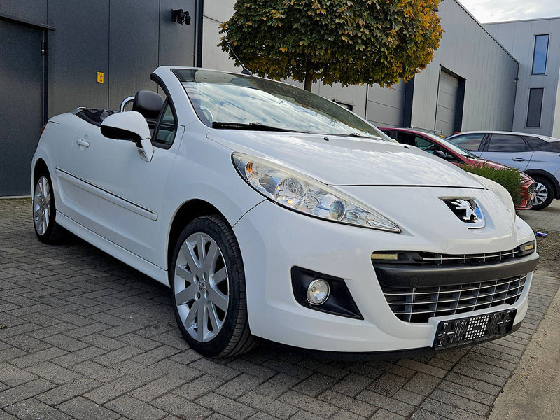 Peugeot 207 CC 1.6 VTI - Berline: photos 4 Peugeot 207 CC 1.6 VTI - Berline: photos 4