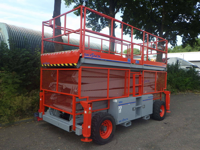 Skyjack SJ9250RT - Nacelle ciseaux: photos 2 Skyjack SJ9250RT - Nacelle ciseaux: photos 2