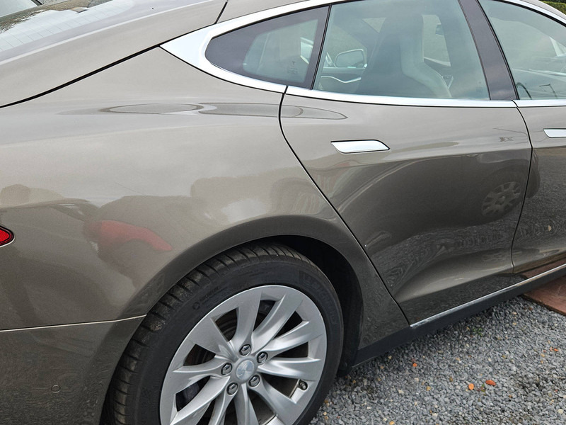 Tesla Model S _ 85 D - Berline: photos 5 Tesla Model S _ 85 D - Berline: photos 5