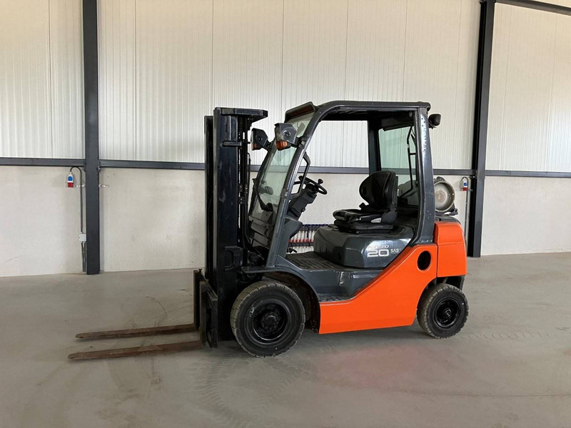 Toyota 02-8FGF20 - Chariot élévateur à gaz: photos 1 Toyota 02-8FGF20 - Chariot élévateur à gaz: photos 1