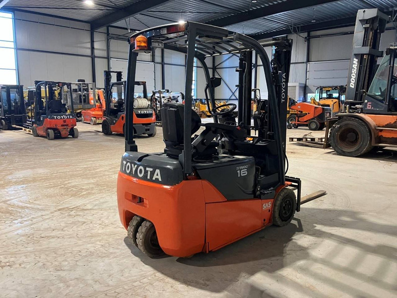 Toyota 8FBET16 - Chariot élévateur électrique: photos 4 Toyota 8FBET16 - Chariot élévateur électrique: photos 4