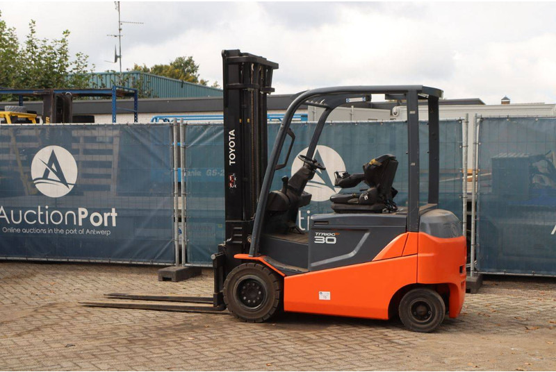 Toyota 8FBMKT30 - Chariot élévateur électrique: photos 3 Toyota 8FBMKT30 - Chariot élévateur électrique: photos 3