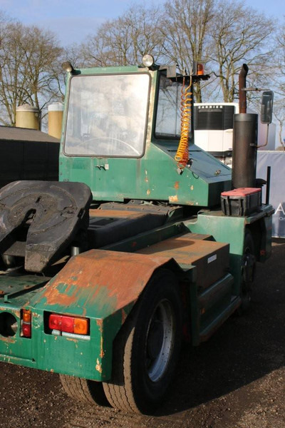 Volvo - Tracteur portuaire: photos 5 Volvo - Tracteur portuaire: photos 5