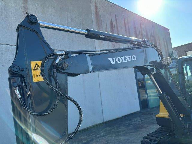 Pelle sur chenille Volvo EC55D: photos 9
