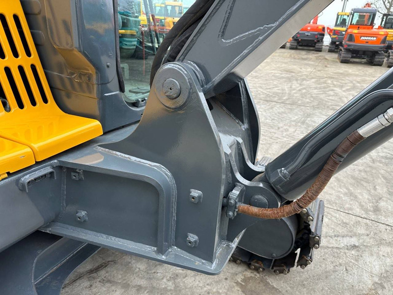 Pelle sur chenille Volvo EC55D: photos 13