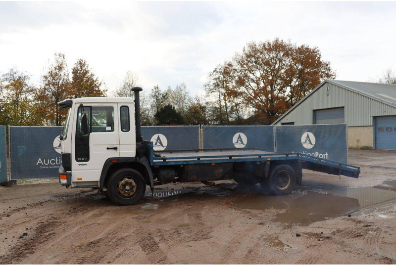 Volvo FL 613 - Camion plateau: photos 1 Volvo FL 613 - Camion plateau: photos 1