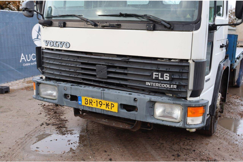 Camion plateau Volvo FL 613: photos 10 Camion plateau Volvo FL 613: photos 10