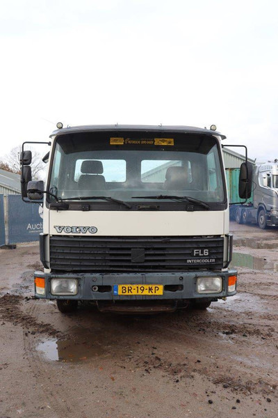 Camion plateau Volvo FL 613: photos 8 Camion plateau Volvo FL 613: photos 8