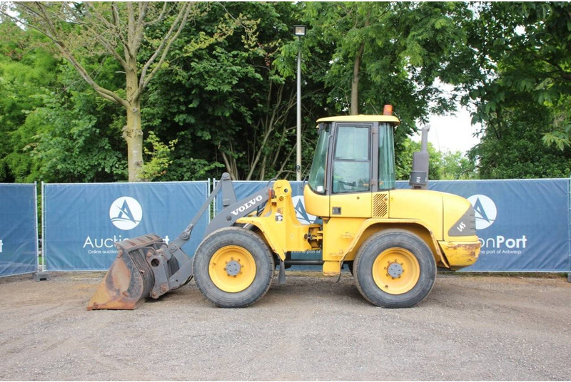 Volvo L45TP - Chargeuse sur pneus: photos 2 Volvo L45TP - Chargeuse sur pneus: photos 2