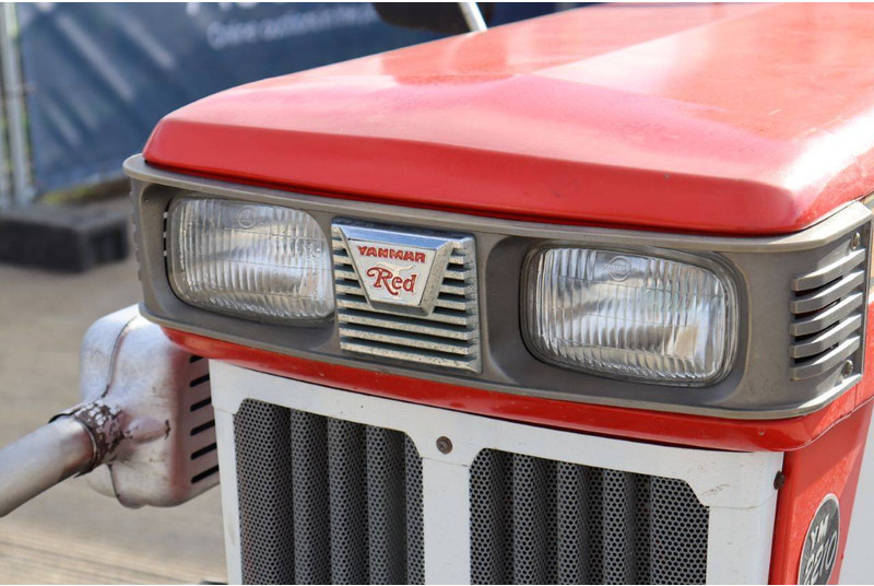 Tracteur agricole Yanmar YM2210BD: photos 11 Tracteur agricole Yanmar YM2210BD: photos 11