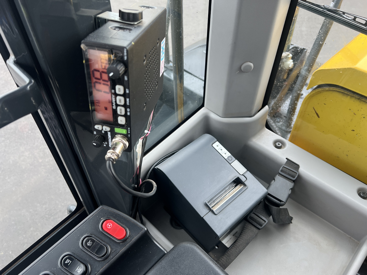 Chargeuse sur pneus KOMATSU WA 380-8E0: photos 26 Chargeuse sur pneus KOMATSU WA 380-8E0: photos 26