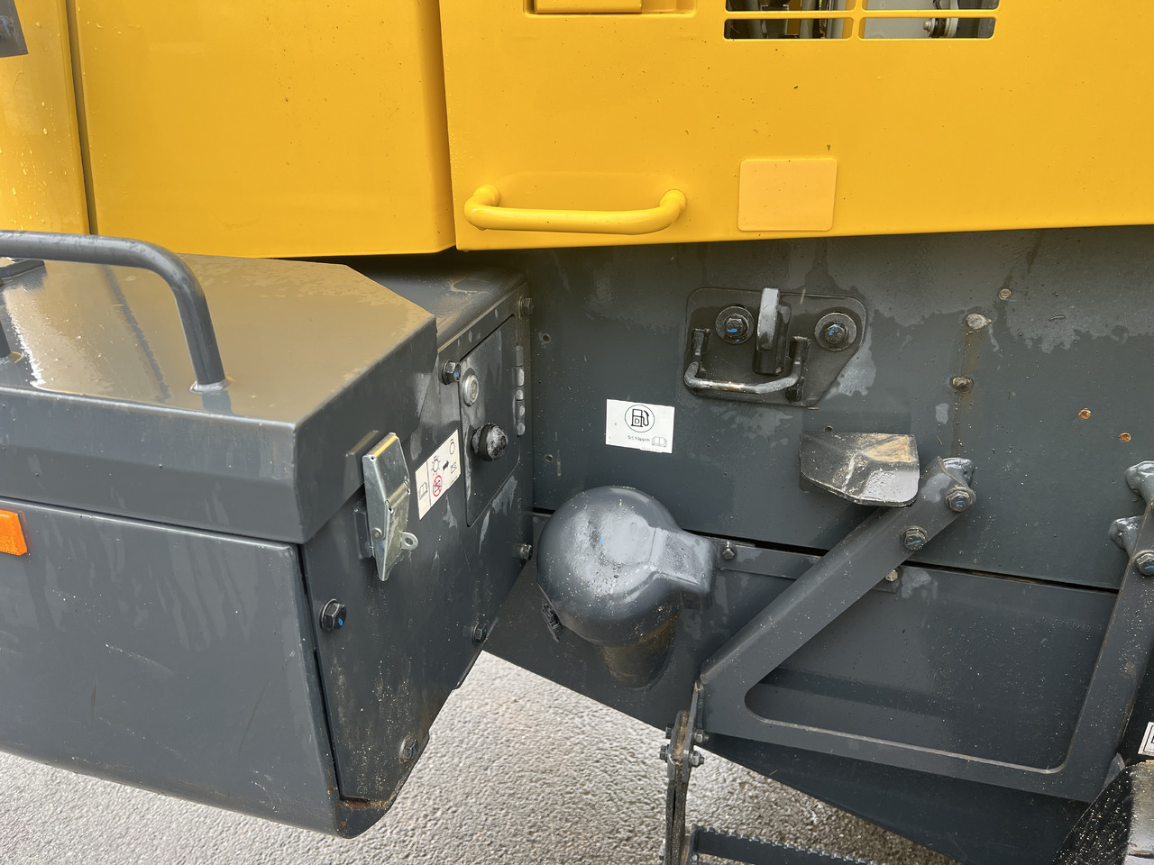 Chargeuse sur pneus KOMATSU WA 380-8E0: photos 36 Chargeuse sur pneus KOMATSU WA 380-8E0: photos 36