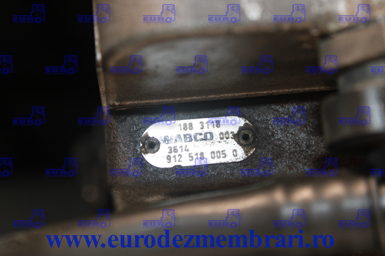 COMPRESOR AER DAF XF106 MX-13 1883118 - Compresseur pour Camion: photos 2 COMPRESOR AER DAF XF106 MX-13 1883118 - Compresseur pour Camion: photos 2
