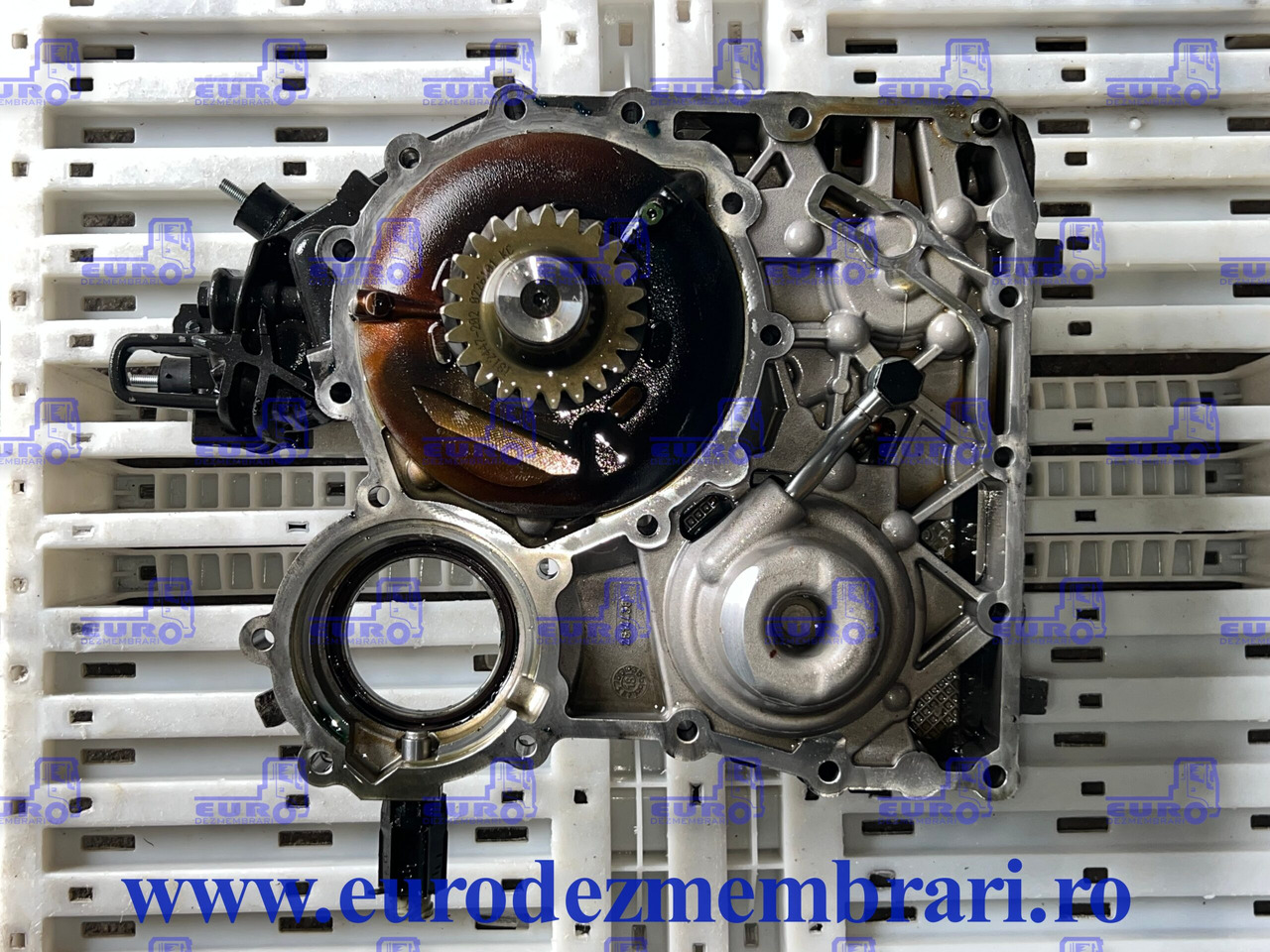 RETARDER R4100D SCANIA NGS 2610167 - Boîte de vitesse pour Camion: photos 1 RETARDER R4100D SCANIA NGS 2610167 - Boîte de vitesse pour Camion: photos 1