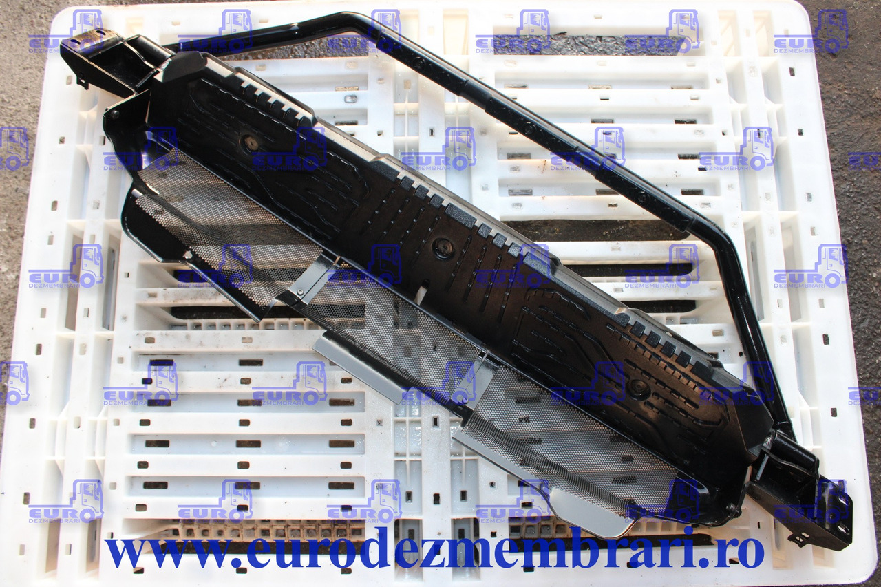 SCARA FRONTALA MAN TGS TG3 81.41610.5807, 81.41610.5788, 81.41614.0361 - Pare-chocs pour Camion: photos 1 SCARA FRONTALA MAN TGS TG3 81.41610.5807, 81.41610.5788, 81.41614.0361 - Pare-chocs pour Camion: photos 1