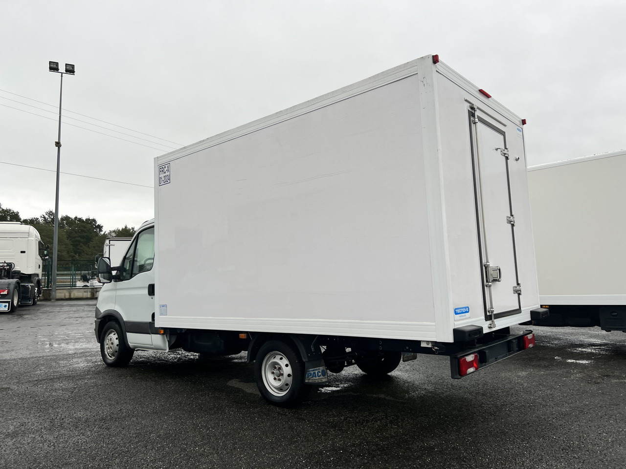 IVECO FRIGORIFICO - Utilitaire frigorifique: photos 3 IVECO FRIGORIFICO - Utilitaire frigorifique: photos 3