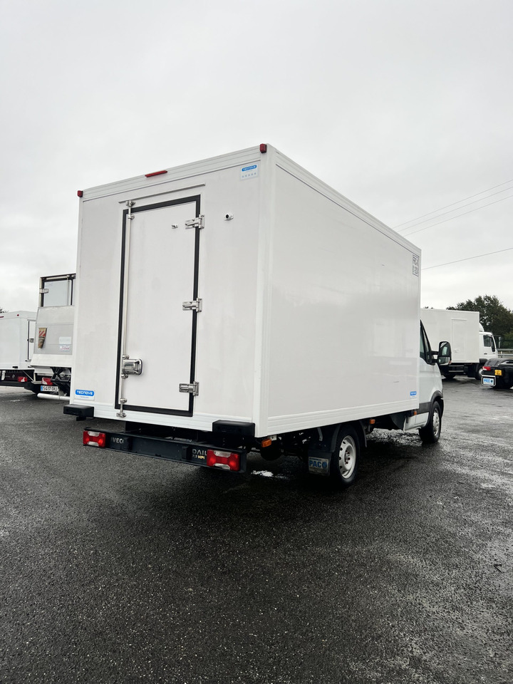 IVECO FRIGORIFICO - Utilitaire frigorifique: photos 2 IVECO FRIGORIFICO - Utilitaire frigorifique: photos 2