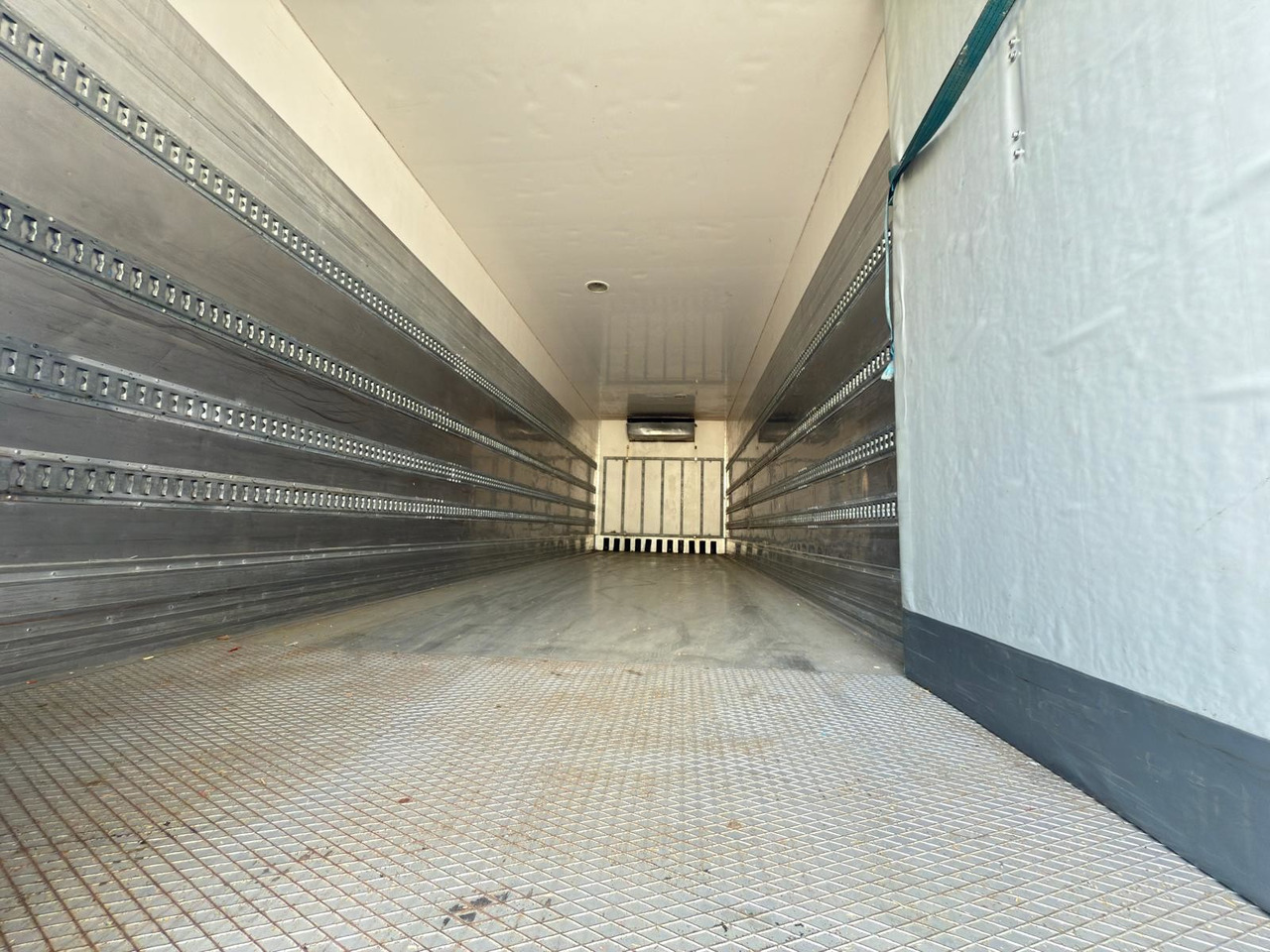 IVECO AD260S42 Stralis E6 (Refrigerator) - Camion frigorifique: photos 5 IVECO AD260S42 Stralis E6 (Refrigerator) - Camion frigorifique: photos 5