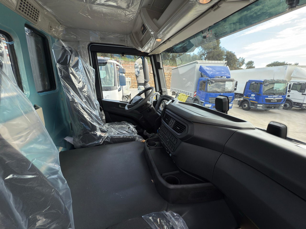 Châssis cabine IVECO AD410T50 T-WAY 8x4 E6 (Chassis): photos 10