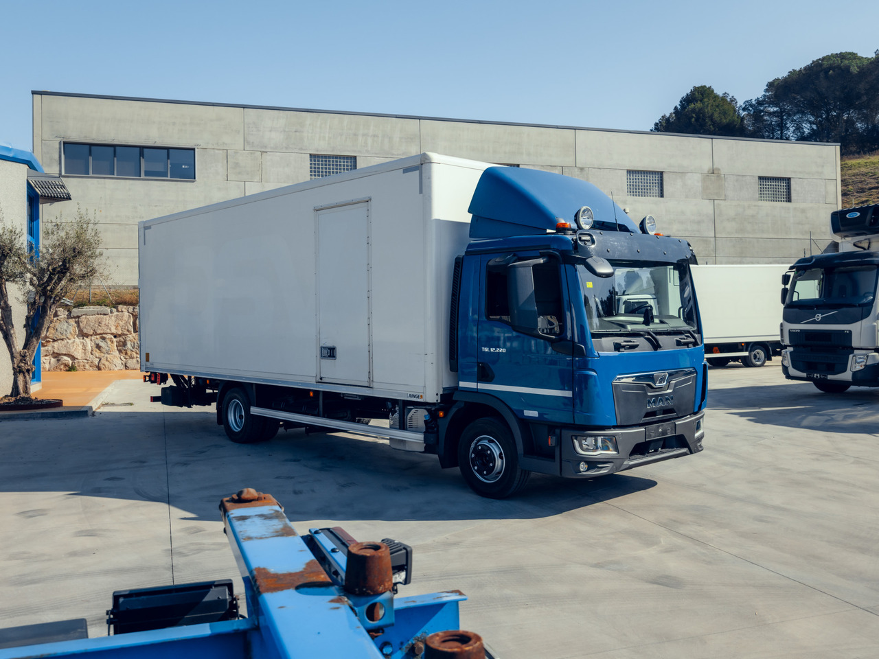 MAN 12.220 TGL E6 (VAN) - Camion fourgon: photos 3 MAN 12.220 TGL E6 (VAN) - Camion fourgon: photos 3