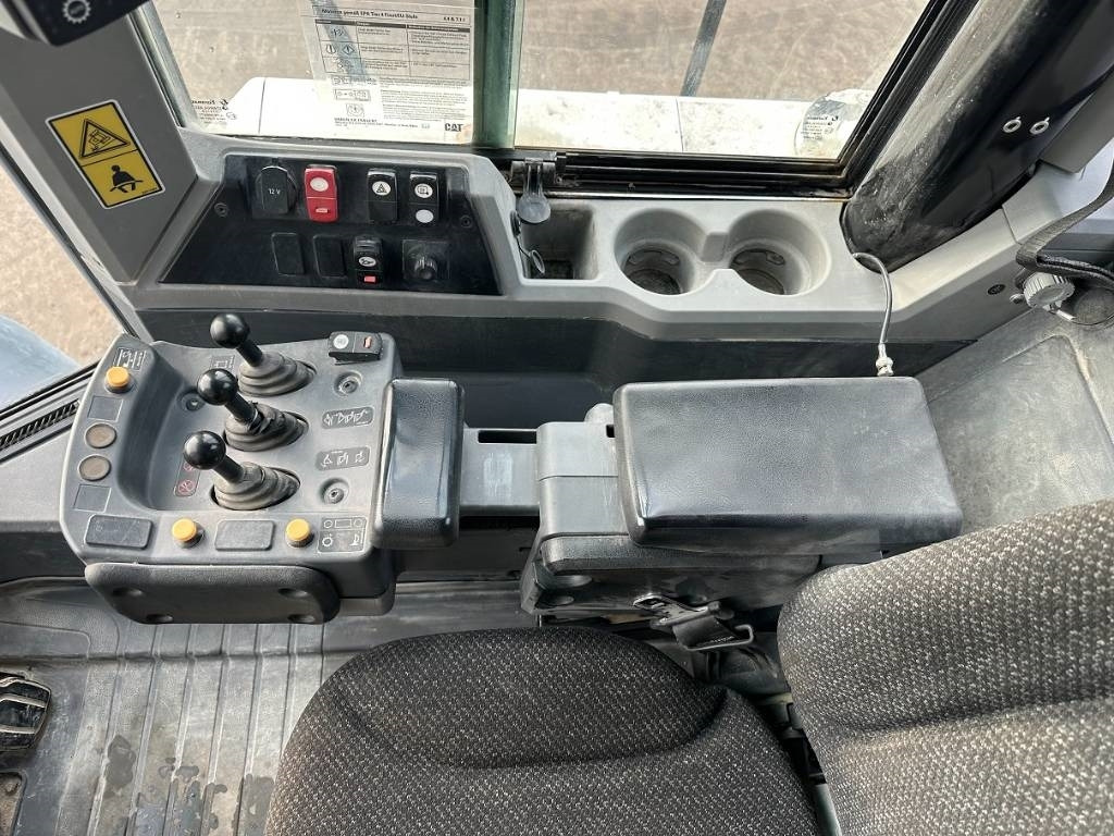 Chargeuse sur pneus CAT 962 M (NEW REMAN ENGINE): photos 8