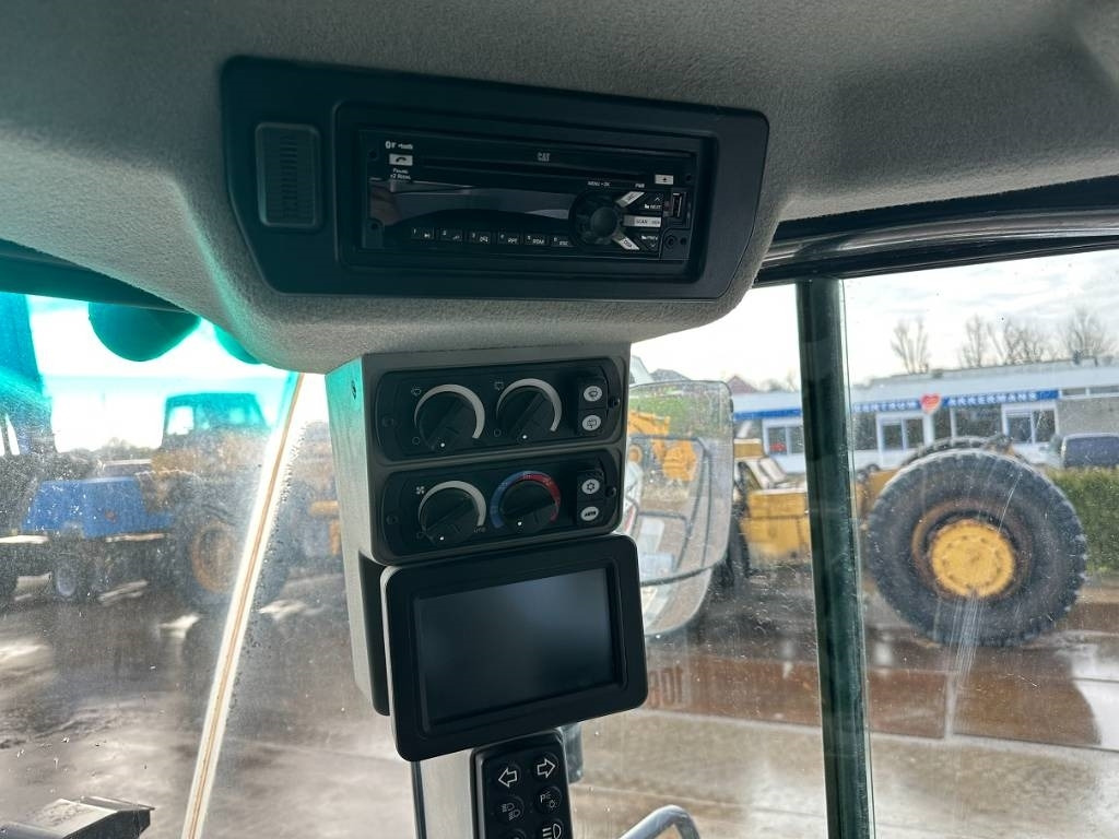 Chargeuse sur pneus CAT 962 M (NEW REMAN ENGINE): photos 7