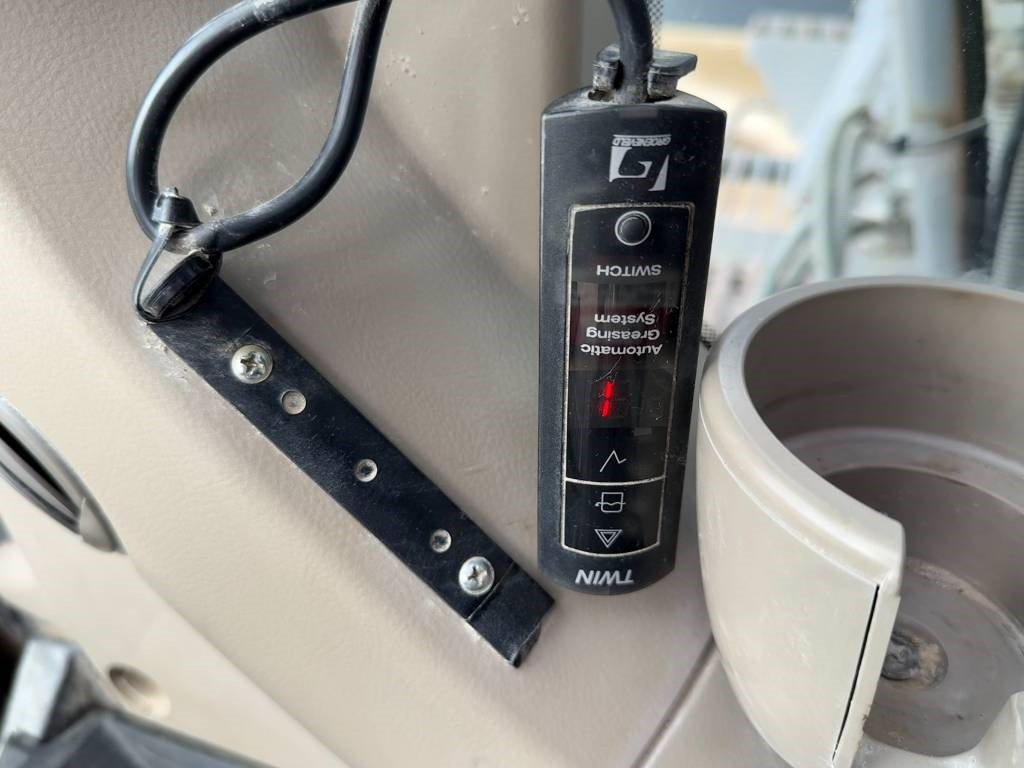 Pelle sur chenille Hitachi ZX 470 LC H-3: photos 17