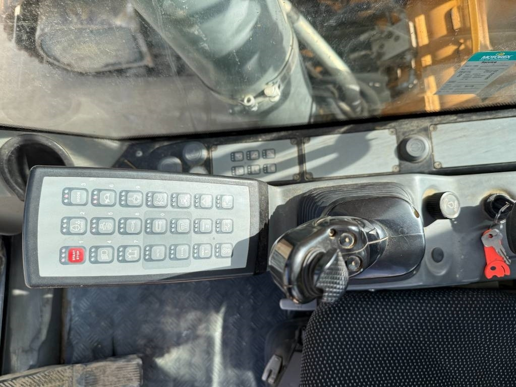 Pelle sur chenille Liebherr R922 LC: photos 21