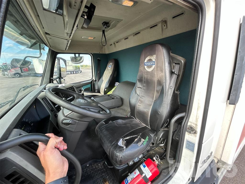 Volvo FM330 6x2 JPGS - Carrier 1150 2 zon - Autre matériel: photos 4 Volvo FM330 6x2 JPGS - Carrier 1150 2 zon - Autre matériel: photos 4