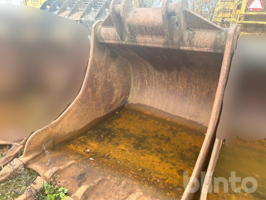 B30 - Godet pour pelle: photos 1 B30 - Godet pour pelle: photos 1