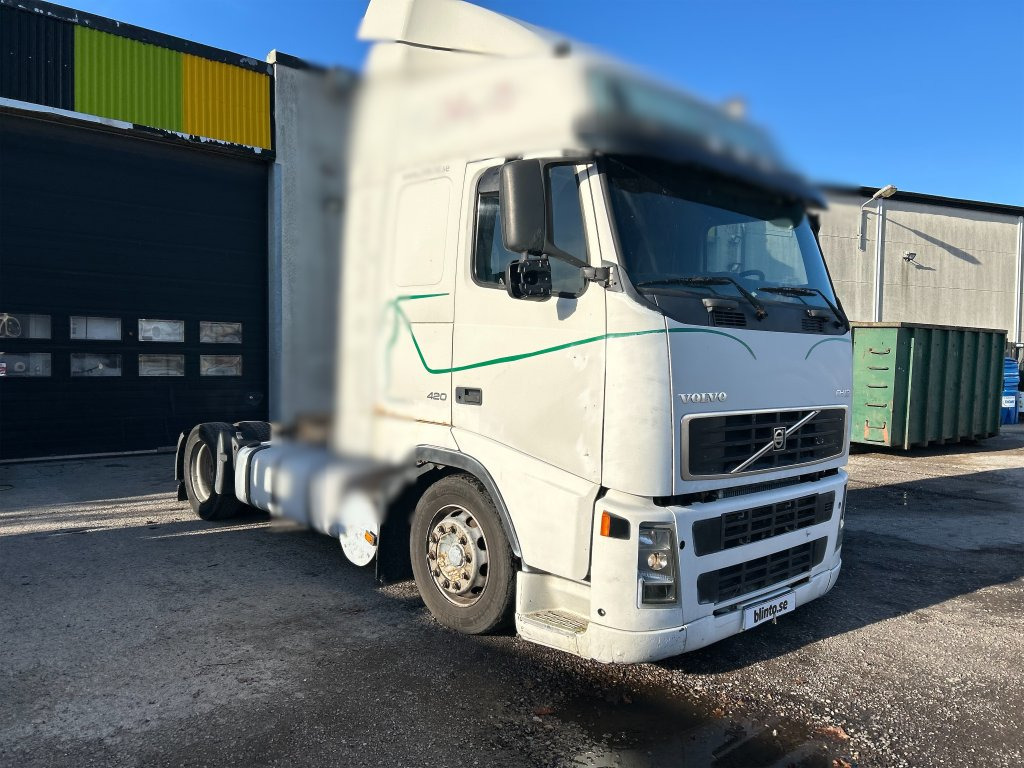 VOLVO FH12 4X2 SEMI CHH- - Camion: photos 3 VOLVO FH12 4X2 SEMI CHH- - Camion: photos 3