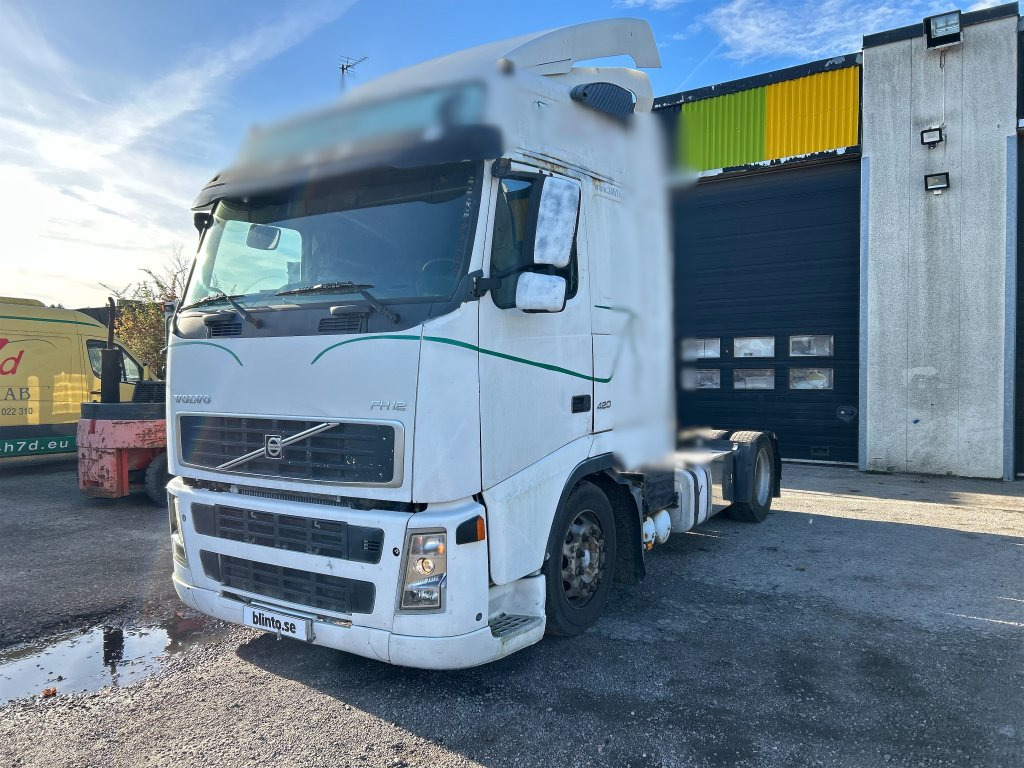 VOLVO FH12 4X2 SEMI CHH- - Camion: photos 1 VOLVO FH12 4X2 SEMI CHH- - Camion: photos 1