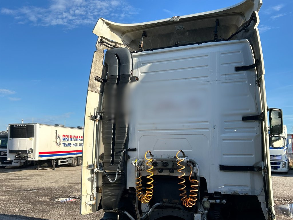 VOLVO FH12 4X2 SEMI CHH- - Camion: photos 5 VOLVO FH12 4X2 SEMI CHH- - Camion: photos 5