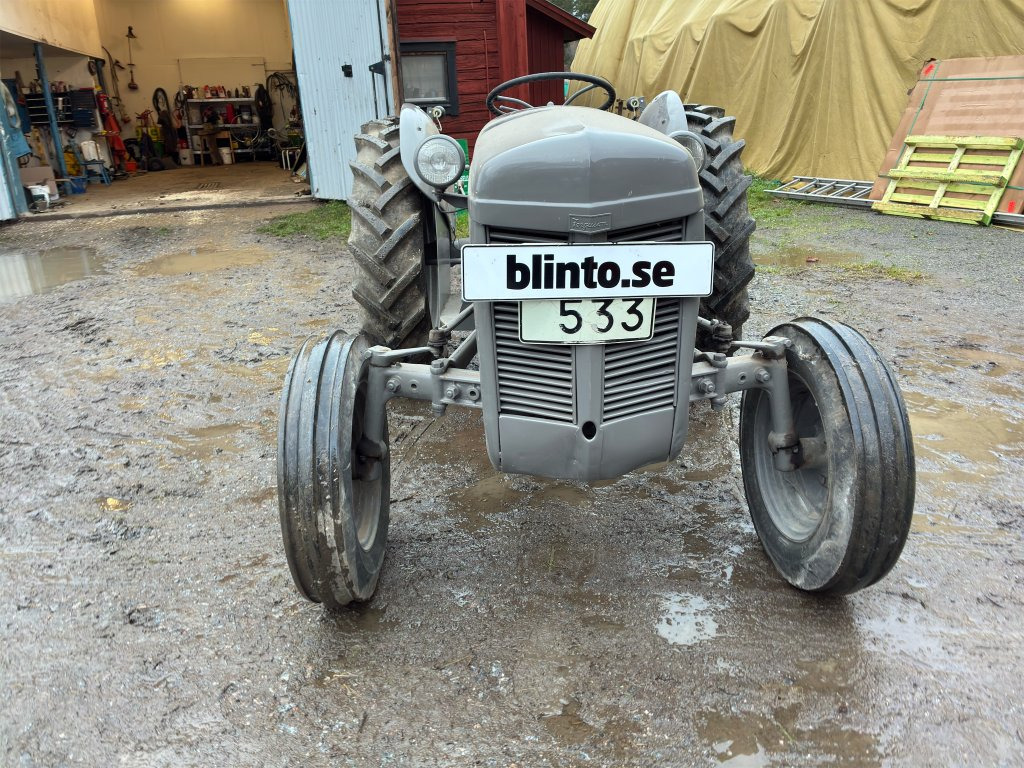 FERGUSON TED 20 - Tracteur agricole: photos 2 FERGUSON TED 20 - Tracteur agricole: photos 2